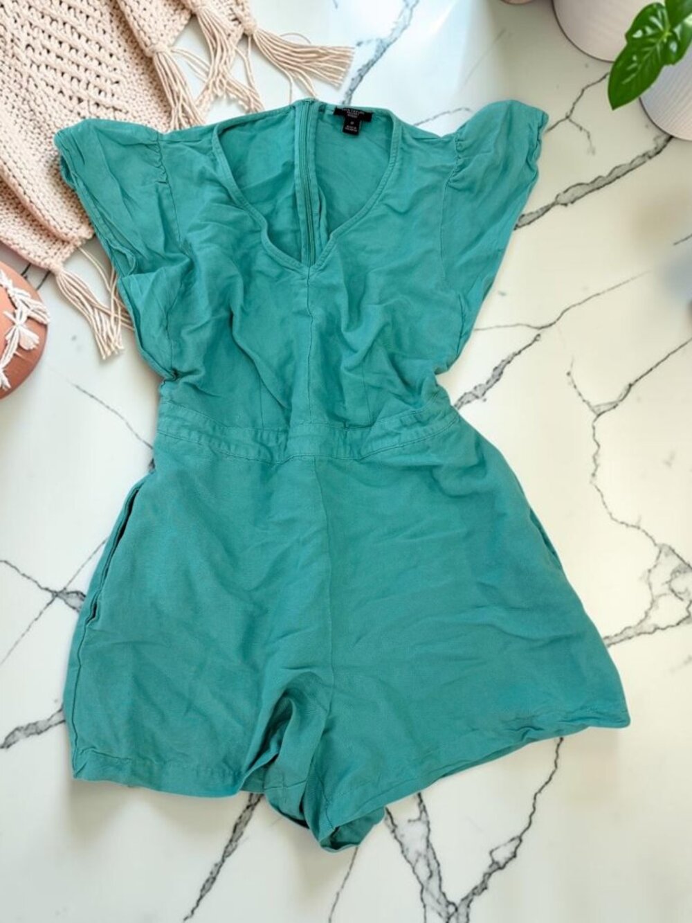 Ann Taylor Kelly Green Linen Romper Flutter Sleeve Size 0Petite Pockets - Picture 2 of 9